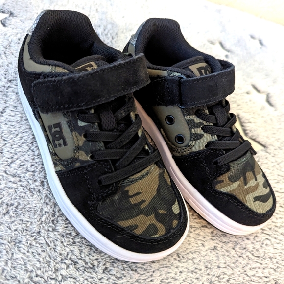 Brand New Camo DC Shoes! [Kids size 11] - Picture 1 of 4